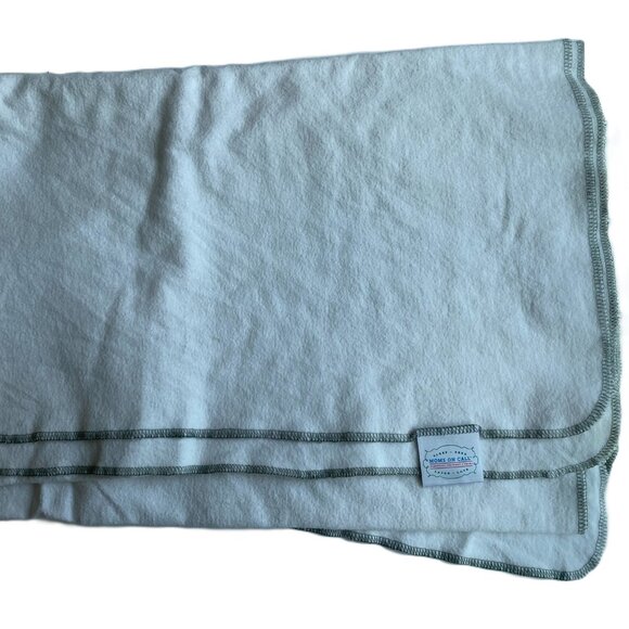 Moms on Call Swaddle Baby Blanket - Picture 1 of 3